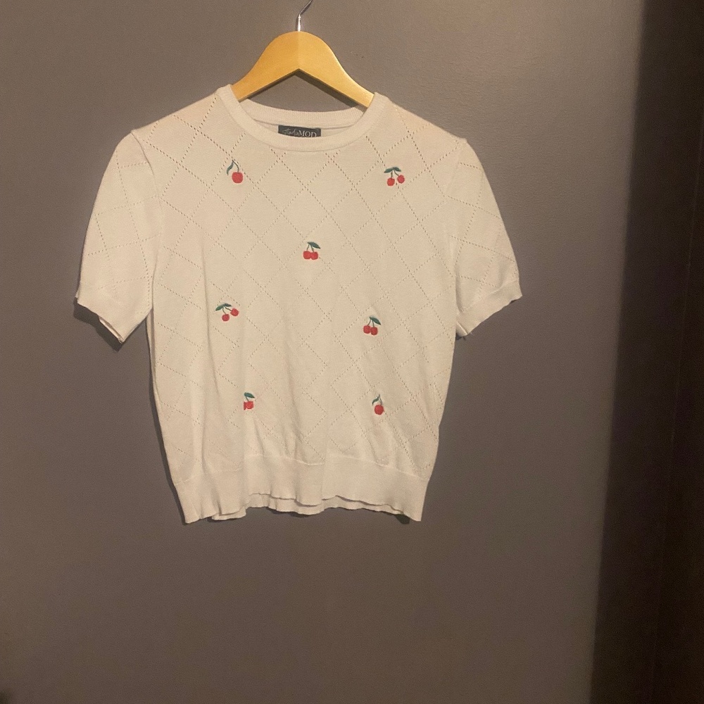 White t-shirt with cherry details